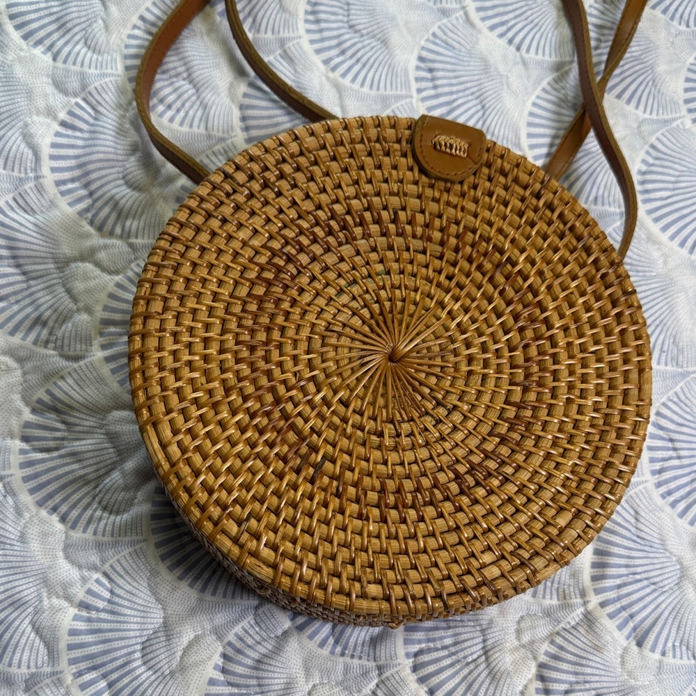 🌿 Boho Round Rattan Crossbody Bag | Bali Woven Straw Circle Purse- Batik Lined - Picture 3 of 10
